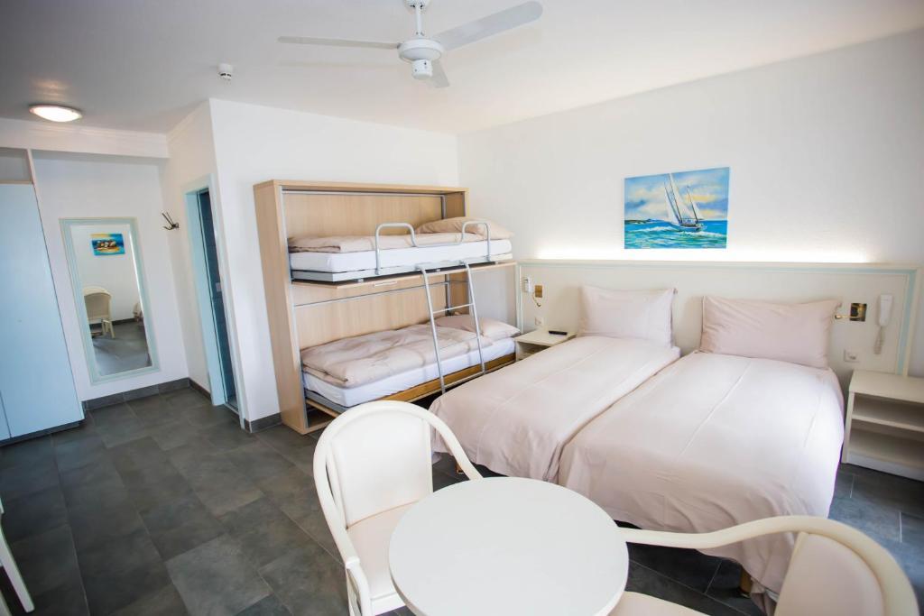 Hotel Du Port 빌레뉴브 외부 사진