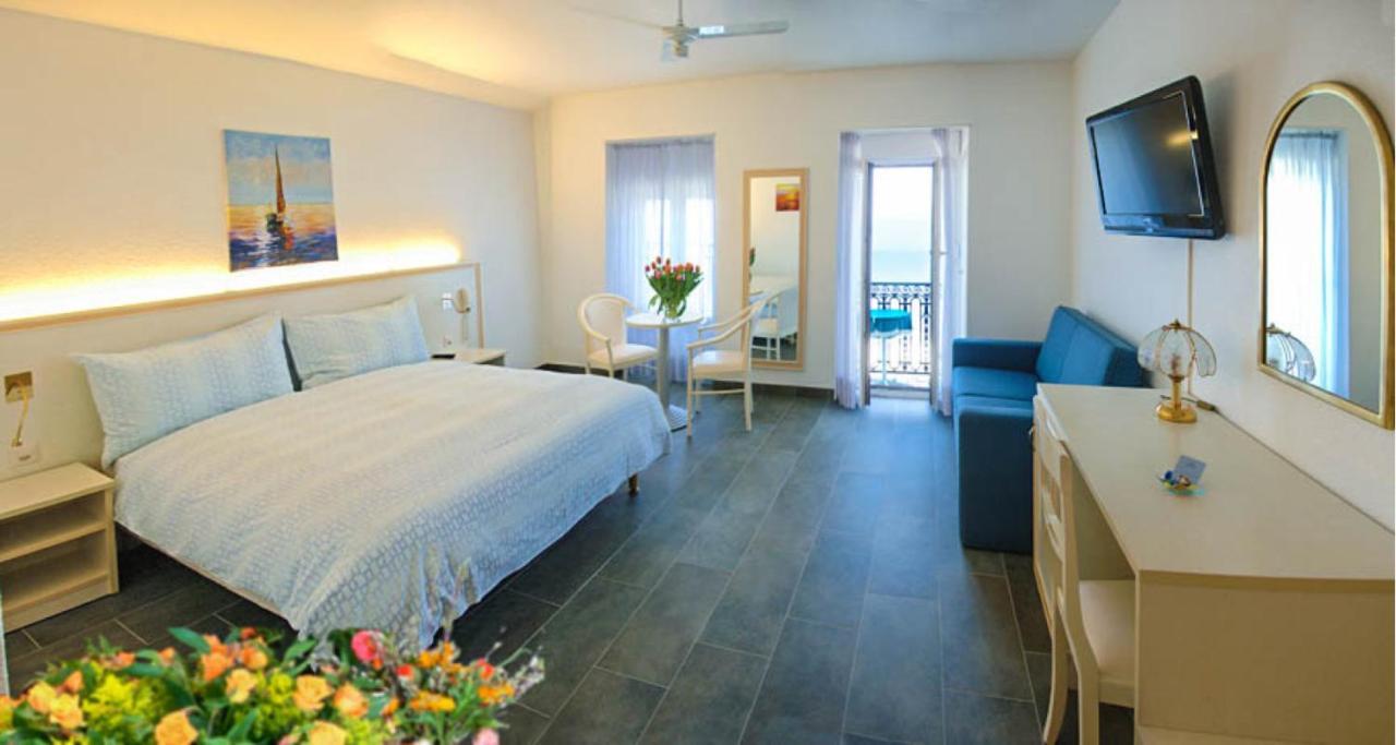 Hotel Du Port 빌레뉴브 외부 사진